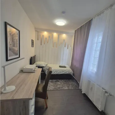 Business Fuer Firmen Und Monteure Mit Privatparkplaetze *