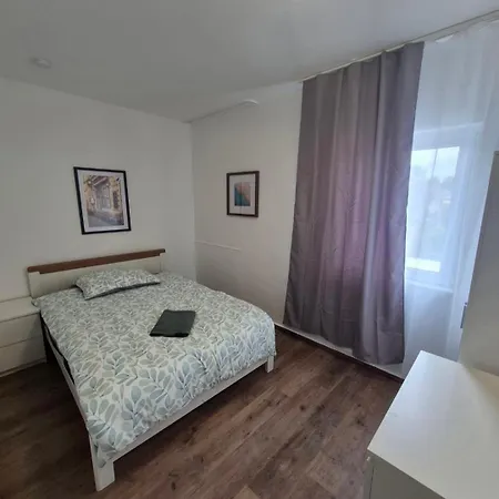 Business Fuer Firmen Und Monteure Mit Privatparkplaetze